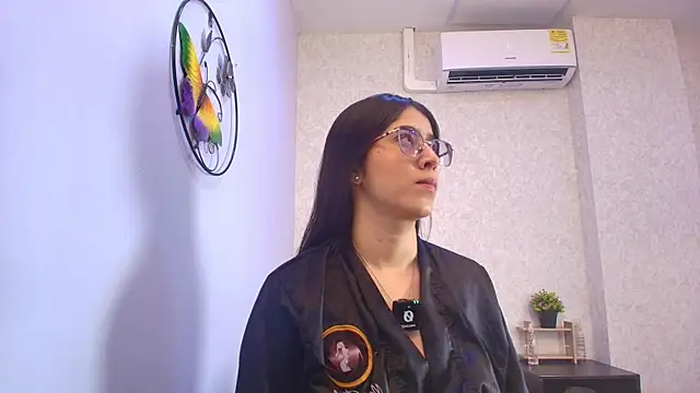 Amy wats0n online show from December 2025 07:05:02 PM