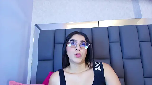 Snapshot of Amy_wats0n chatting on May 2026 07:06:02 PM Amy wats0n online show from May 2026 07:06:02 PM