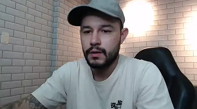 Snapshot of adel_hard_ chatting on December 2024 06:38:02 PM adel hard online show from December 2024 06:38:02 PM