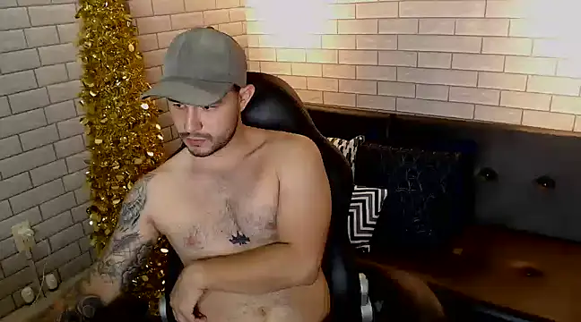 Snapshot of adel_hard_ chatting on December 2024 07:07:02 PM adel hard online show from December 2024 07:07:02 PM