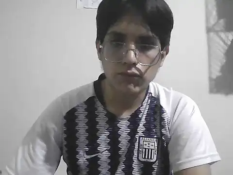 Snapshot of HardDick2 chatting on June 2026 01:45:02 AM HardDick2 online show from June 2026 01:45:02 AM