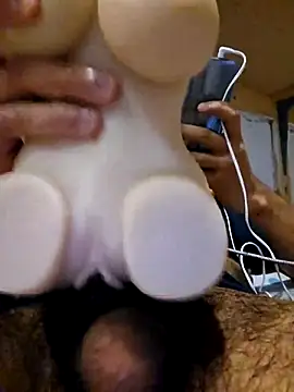 Axeltu77 online show from April 2026 11:01:01 PM