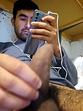 Axeltu77 online show from April 2026 07:50:02 PM