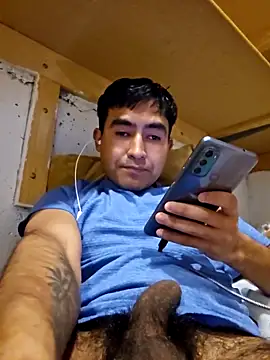 Axeltu77 online show from April 2026 10:38:01 PM