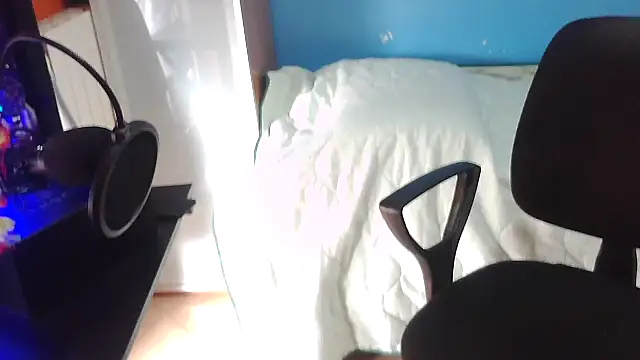 Badboyi1997 online show from October 2025 01:57:02 PM
