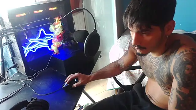 Badboyi1997 online show from October 2025 10:49:02 AM