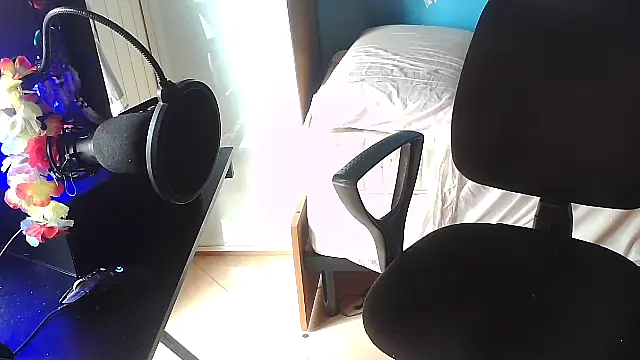 Badboyi1997 online show from October 2025 01:13:01 PM