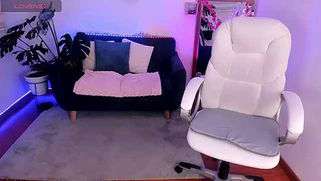 Pamela cheverry online show from March 2025 07:05:02 AM