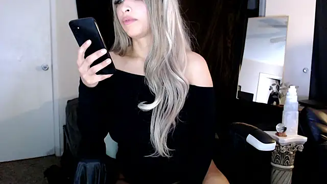 liadivina online show from March 2025 10:05:01 AM