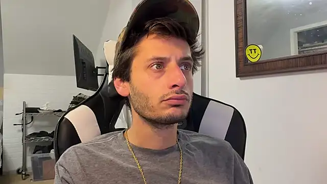 Snapshot of Dylansd chatting on December 2024 10:28:01 PM Dylansd online show from December 2024 10:28:01 PM