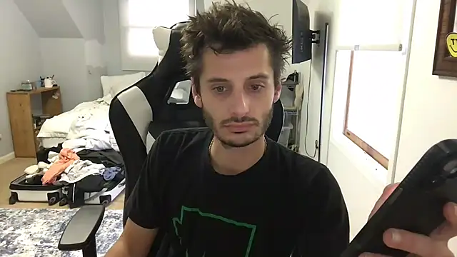 Snapshot of Dylansd chatting on December 2024 08:26:02 PM Dylansd online show from December 2024 08:26:02 PM