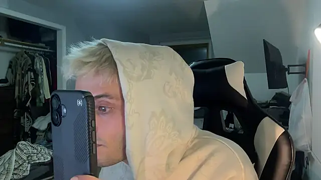 Snapshot of Dylansd chatting on December 2024 07:53:01 AM Dylansd online show from December 2024 07:53:01 AM