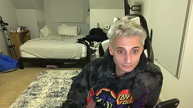 Snapshot of Dylansd chatting on December 2024 05:42:02 AM Dylansd online show from December 2024 05:42:02 AM