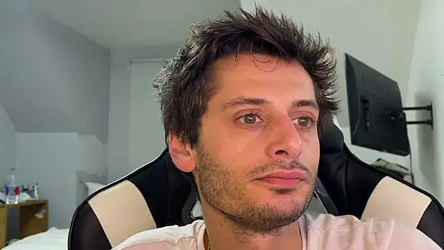 Snapshot of Dylansd chatting on December 2024 12:28:02 AM Dylansd online show from December 2024 12:28:02 AM