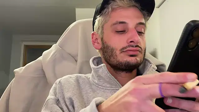 Snapshot of Dylansd chatting on January 2025 04:16:02 AM Dylansd online show from January 2025 04:16:02 AM