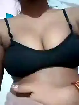 Snapshot of riya_houswife chatting on December 2024 12:30:01 PM riya houswife online show from December 2024 12:30:01 PM