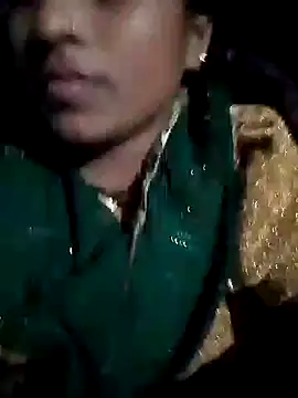 Snapshot of riya_houswife chatting on November 2025 04:32:01 PM riya houswife online show from November 2025 04:32:01 PM