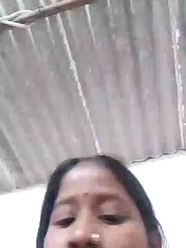 Snapshot of riya_houswife chatting on November 2025 04:21:01 PM riya houswife online show from November 2025 04:21:01 PM