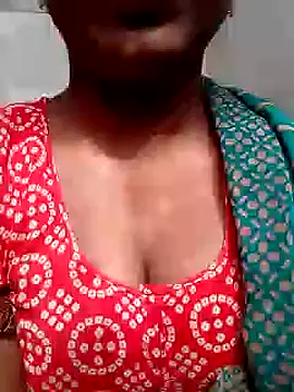 Snapshot of riya_houswife chatting on December 2024 06:53:01 AM riya houswife online show from December 2024 06:53:01 AM