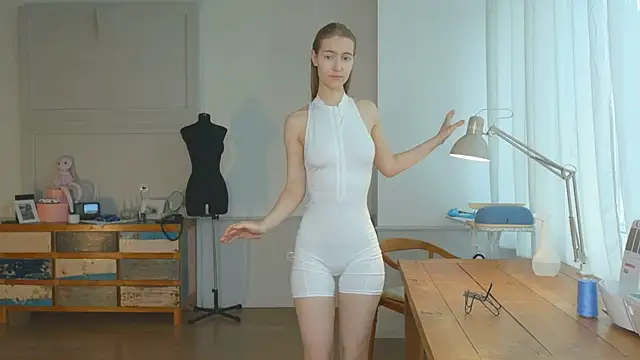 Snapshot of solar_bella chatting on January 2025 11:02:02 AM solar bella online show from January 2025 11:02:02 AM