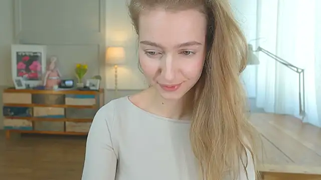 Snapshot of solar_bella chatting on February 2025 11:07:01 AM solar bella online show from February 2025 11:07:01 AM