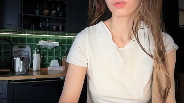 Snapshot of solar_bella chatting on March 2026 04:23:01 AM solar bella online show from March 2026 04:23:01 AM