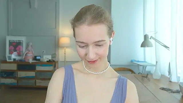 Snapshot of solar_bella chatting on January 2025 11:50:01 AM solar bella online show from January 2025 11:50:01 AM