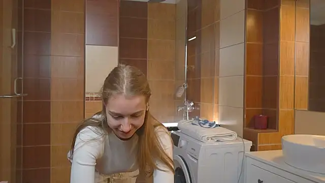 Snapshot of solar_bella chatting on January 2025 03:55:01 PM solar bella online show from January 2025 03:55:01 PM