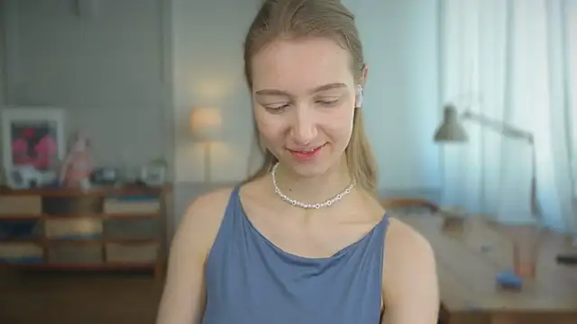 Snapshot of solar_bella chatting on February 2025 11:10:02 AM solar bella online show from February 2025 11:10:02 AM