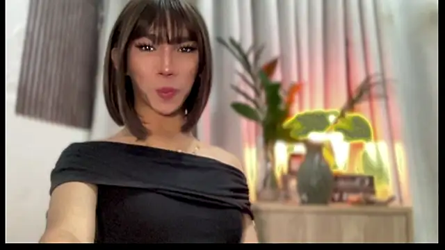 LexieTrixie online show from March 2026 05:19:01 PM