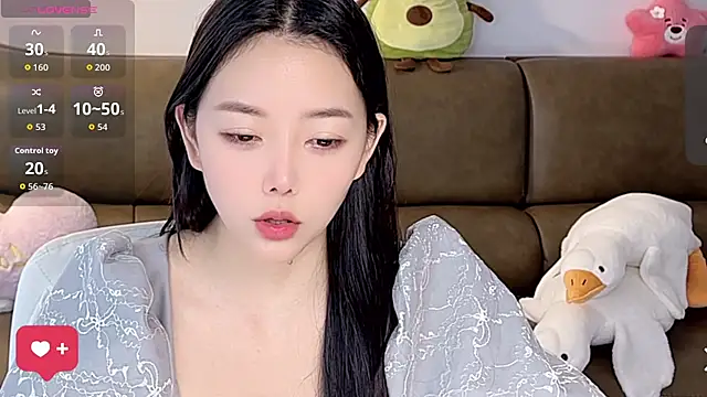 Yilin1999 online show from September 2025 08:43:01 AM