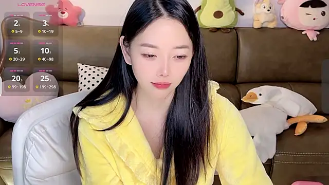 Yilin1999 online show from February 2025 12:06:02 PM