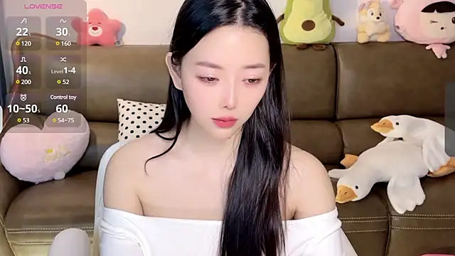 Yilin1999 online show from February 2025 07:35:01 AM