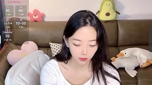 Yilin1999 online show from February 2025 10:26:02 PM
