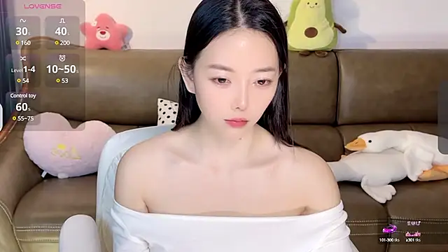 Yilin1999 online show from February 2025 07:31:02 PM