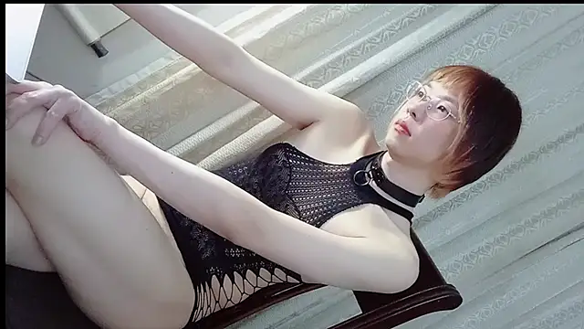 adawang1986 online show from February 2025 01:43:01 PM