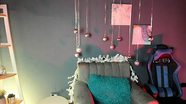 Cami  Smiith online show from December 2024 11:19:01 AM