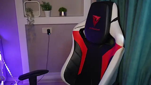 LisaElfy online show from February 2026 01:22:02 PM