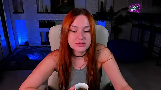 LisaElfy online show from September 2025 04:01:01 PM