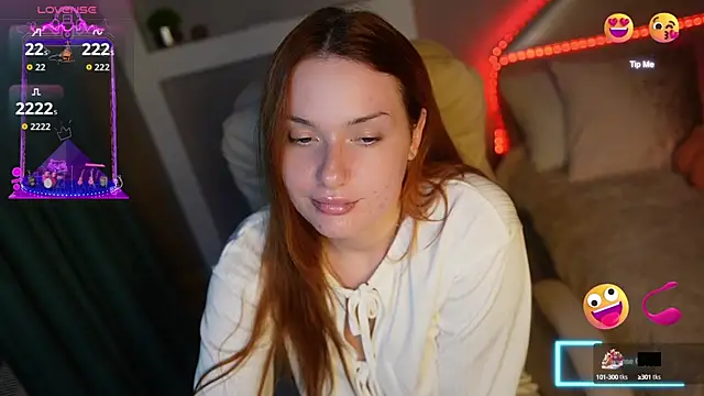 LisaElfy online show from October 2025 06:08:01 PM