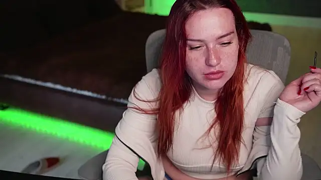 LisaElfy online show from April 2026 01:48:01 PM