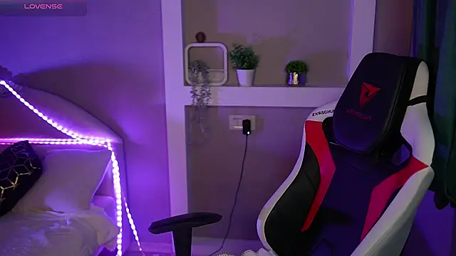 LisaElfy online show from February 2026 02:39:02 PM