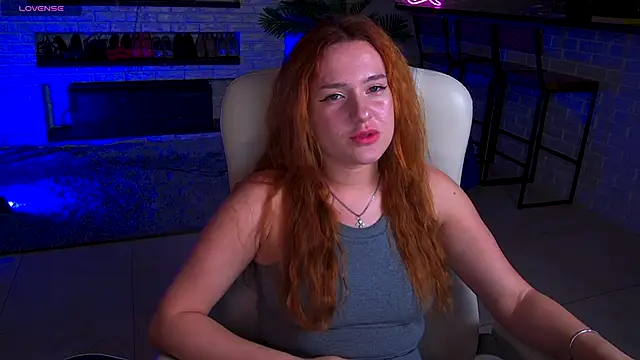 LisaElfy online show from September 2025 04:03:01 PM