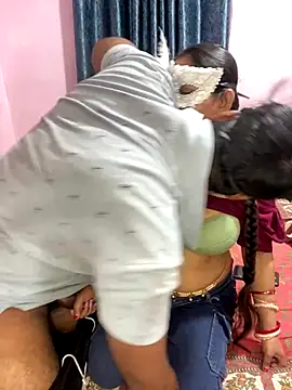 Snapshot of mickey_love chatting on November 2025 04:56:01 AM mickey love online show from November 2025 04:56:01 AM