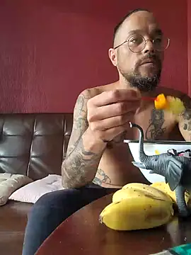 Snapshot of mileflav0r chatting on January 2025 04:26:01 AM mileflav0r online show from January 2025 04:26:01 AM