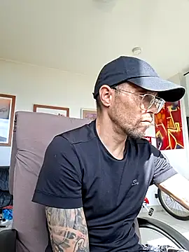 mileflav0r online show from May 2026 07:57:02 AM