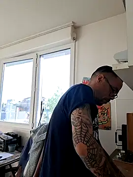 mileflav0r online show from April 2026 06:37:02 AM