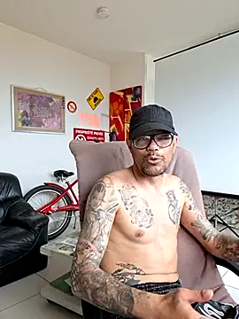 mileflav0r online show from April 2026 09:38:01 AM