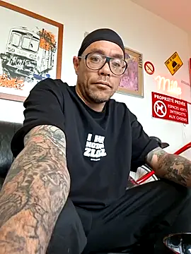 mileflav0r online show from April 2026 07:01:01 AM