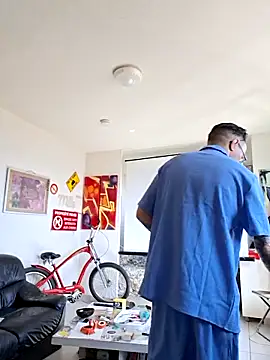 mileflav0r online show from April 2026 08:10:02 AM